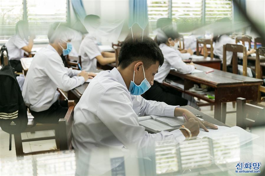 （国际疫情)（2）老挝学生陆续返校复课