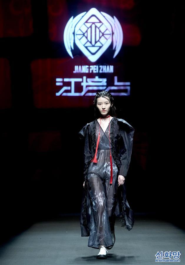 （文化）（7）“江培占·宋培占”时装发布在京举行