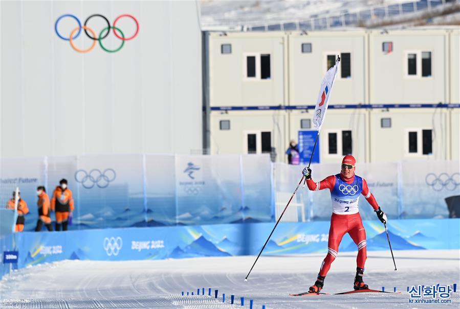 （北京冬奥会）（3）越野滑雪——俄罗斯奥委会选手博利舒诺夫获得男子双追逐冠军