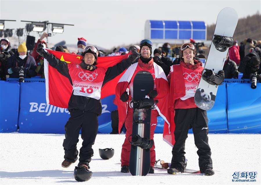 （北京冬奥会）（4）单板滑雪——加拿大选手马克斯·帕罗特获得男子坡面障碍技巧金牌