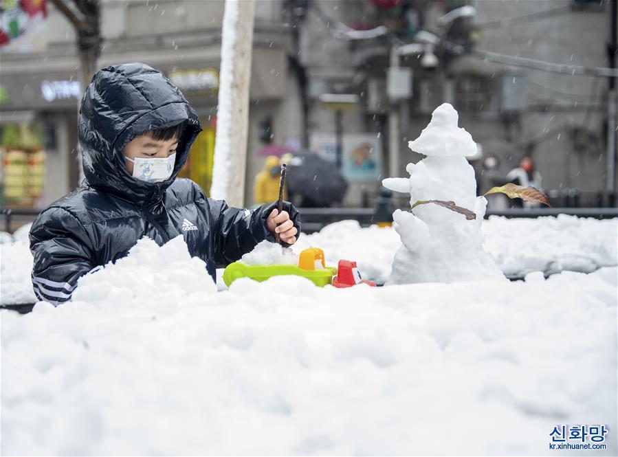 （环境）（7）武汉迎来降雪    