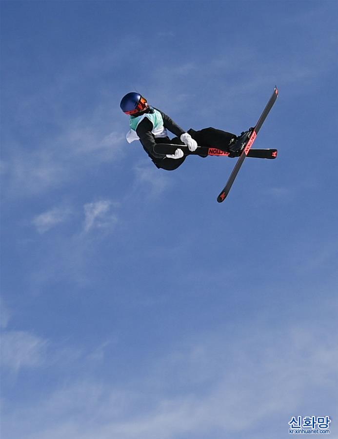 （新华全媒+·北京冬奥会）（29）自由式滑雪——谷爱凌晋级女子大跳台决赛