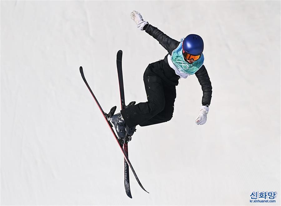 （新华全媒+·北京冬奥会）（5）自由式滑雪——谷爱凌晋级女子大跳台决赛