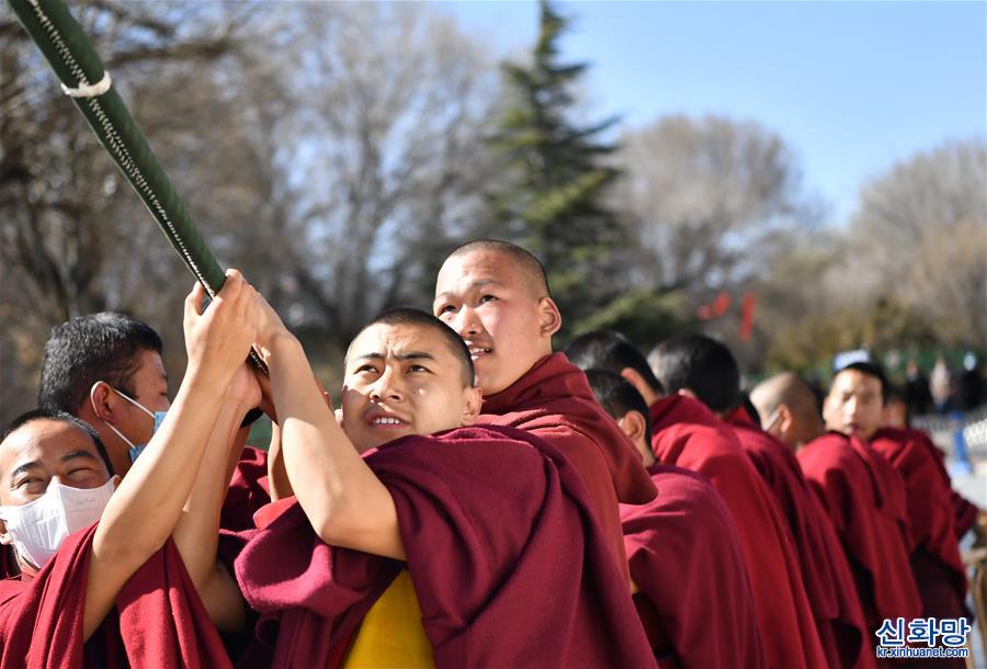 （XHDW）（5）西藏扎什倫布寺舉行立經桿儀式