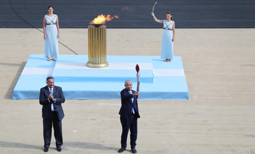 그리스서 채화한 '2022 베이징 동계올림픽' 성화, 중국에 인계
