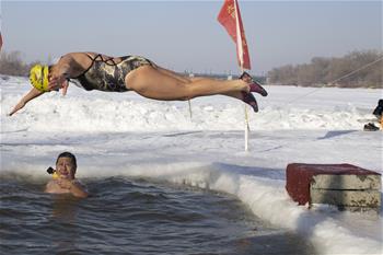 동계올림픽 열기 달구는 ‘겨울 수영’
