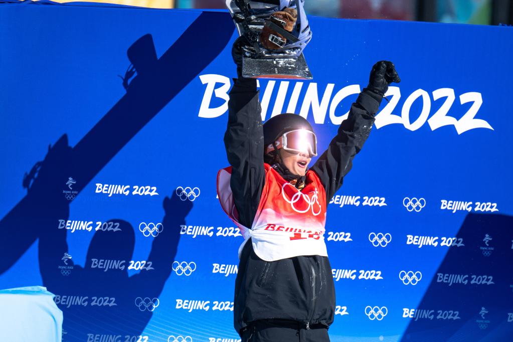 2022 베이징 동계올림픽: 스노보드 ‘떠오르는 샛별’쑤이밍, 예선 1위로 결승 진출