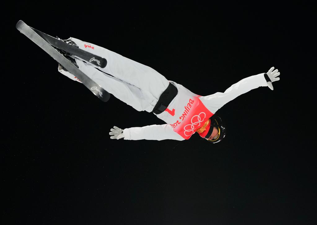 (베이징 동계올림픽) 프리스타일스키 여자 에어리얼 결승, 중국 쉬멍타오 금메달
