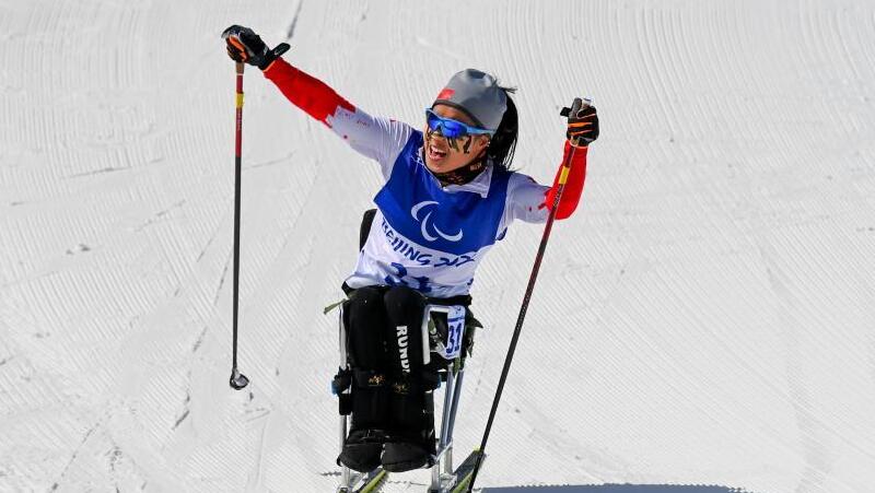 10번째 금메달! 양훙충, 동계패럴림픽 크로스컨트리 스키 여자 단거리(좌식) 금메달