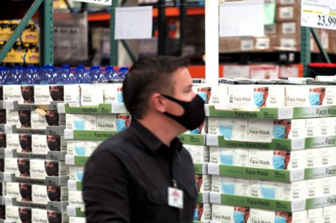 코로나 시대 쇼핑…마스크 착용 필수