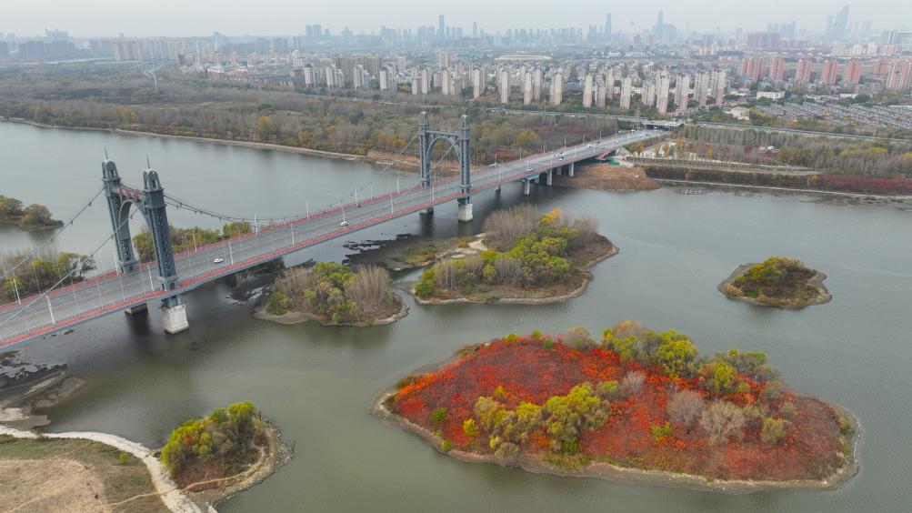 [사진] 中 선양, 가을색 짙어진 훈허-Xinhua