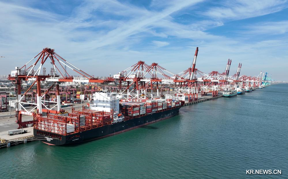 해상∙철도∙도로 복합운송 발전에 힘쓰는 中 톈진항-Xinhua